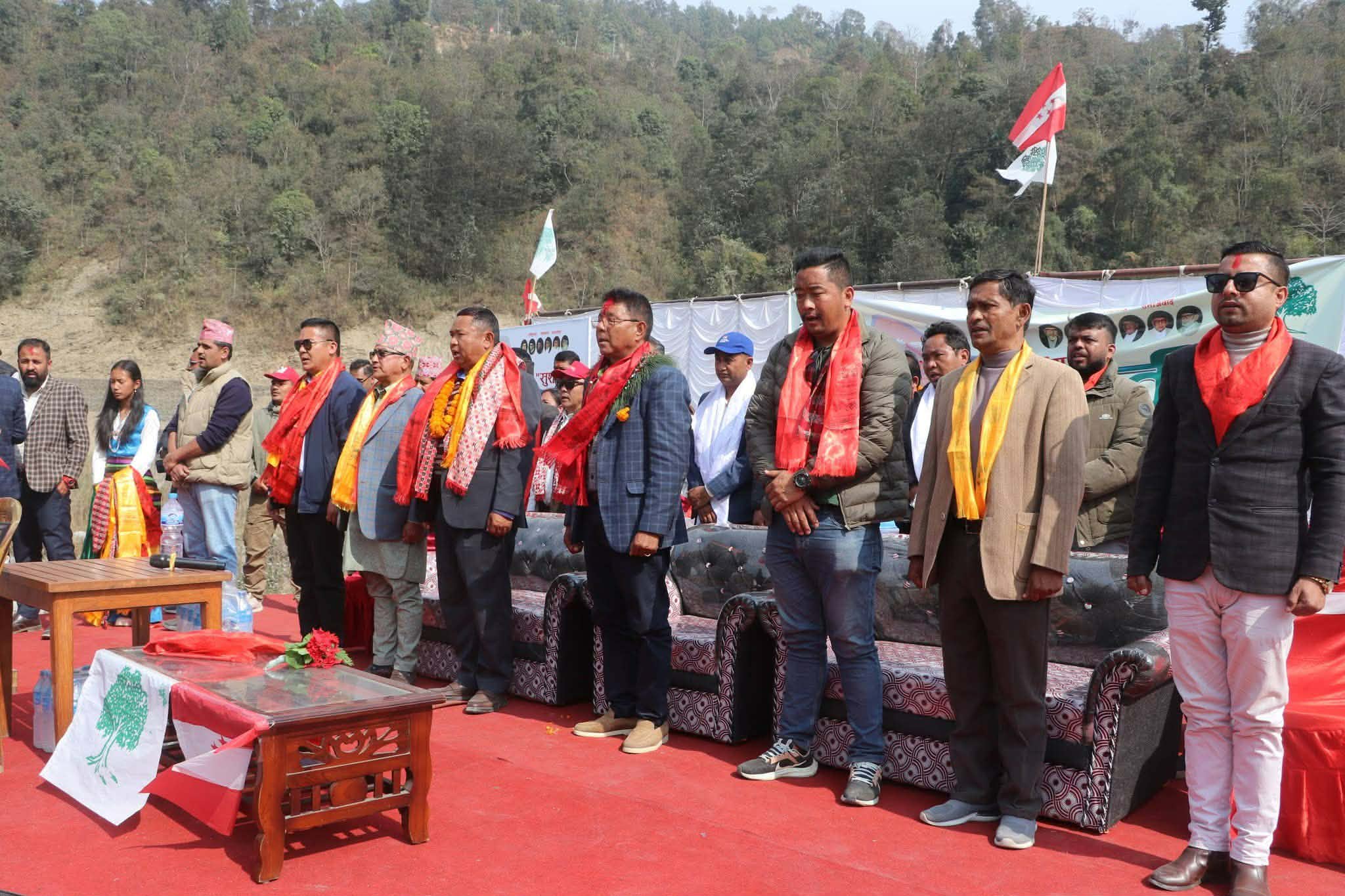 विभिन्न पार्टी परित्याग गरि दर्जन बढी कांग्रेस प्रवेश